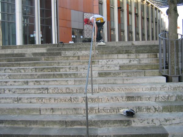 spgm-1.4.7/gal/Galeries/spots/street/79/niort/Handrail mairie Niort3.jpg